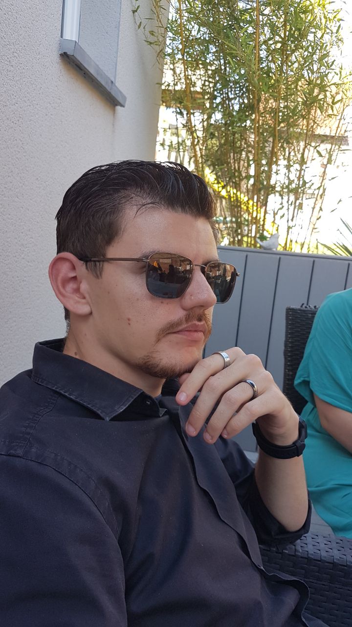 Profil de Hassib, 29 ans, Boite gay à Laura