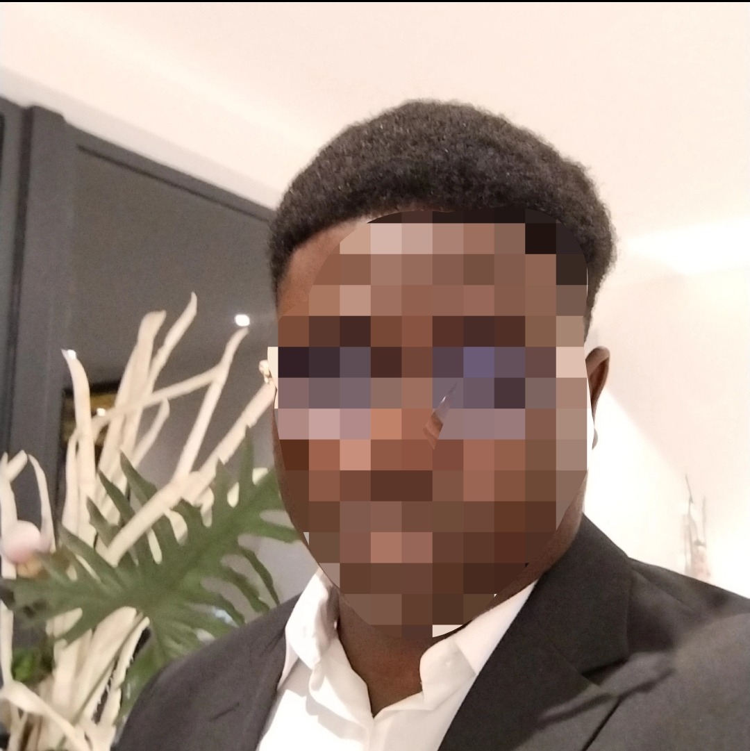 Profil de Ezzio, 21 ans, Boite gay à Saules