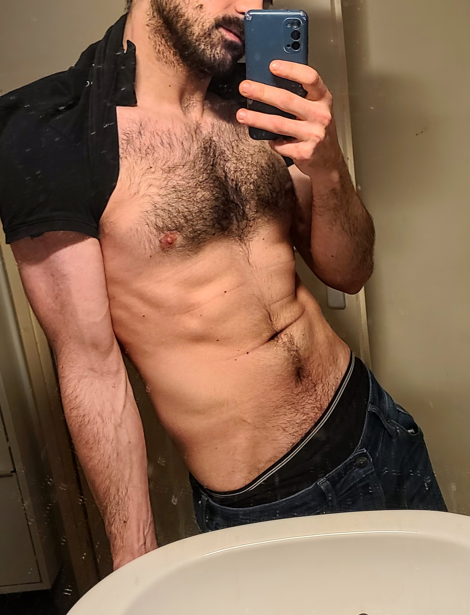 Profil de Ermenegildo, 27 ans, Boite gay à Dully