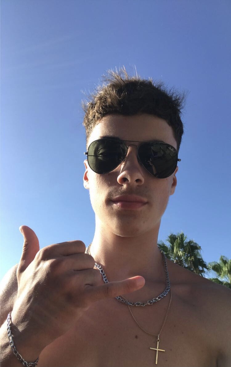 Profil de Abdulla, 21 ans, Boite gay à Lüen