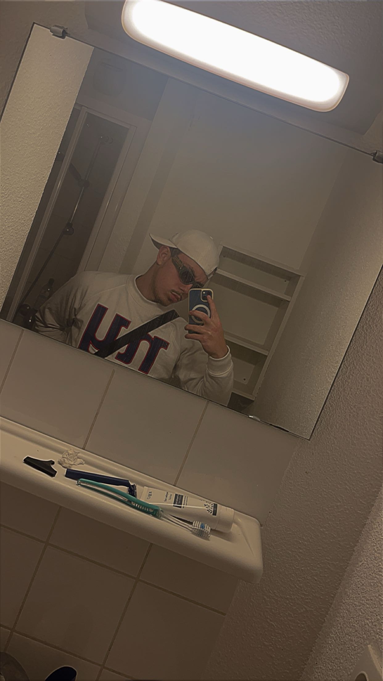Profil de Dylhan, 21 ans, Boite gay à Pomy