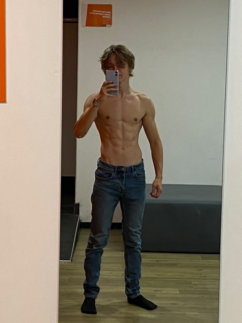 Profil de Ever, 21 ans, Boite gay à Lüen