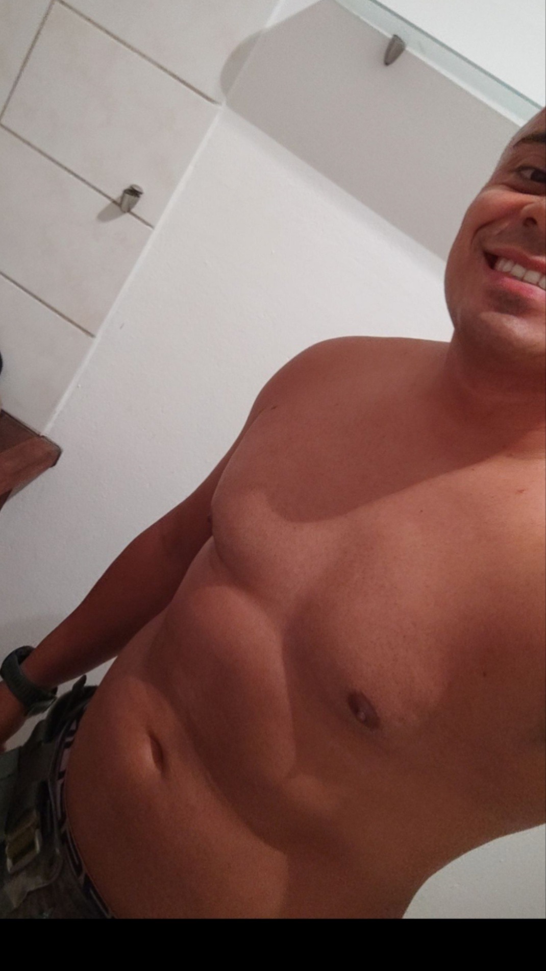 Profil de Hadj, 29 ans, Boite gay à Gunten