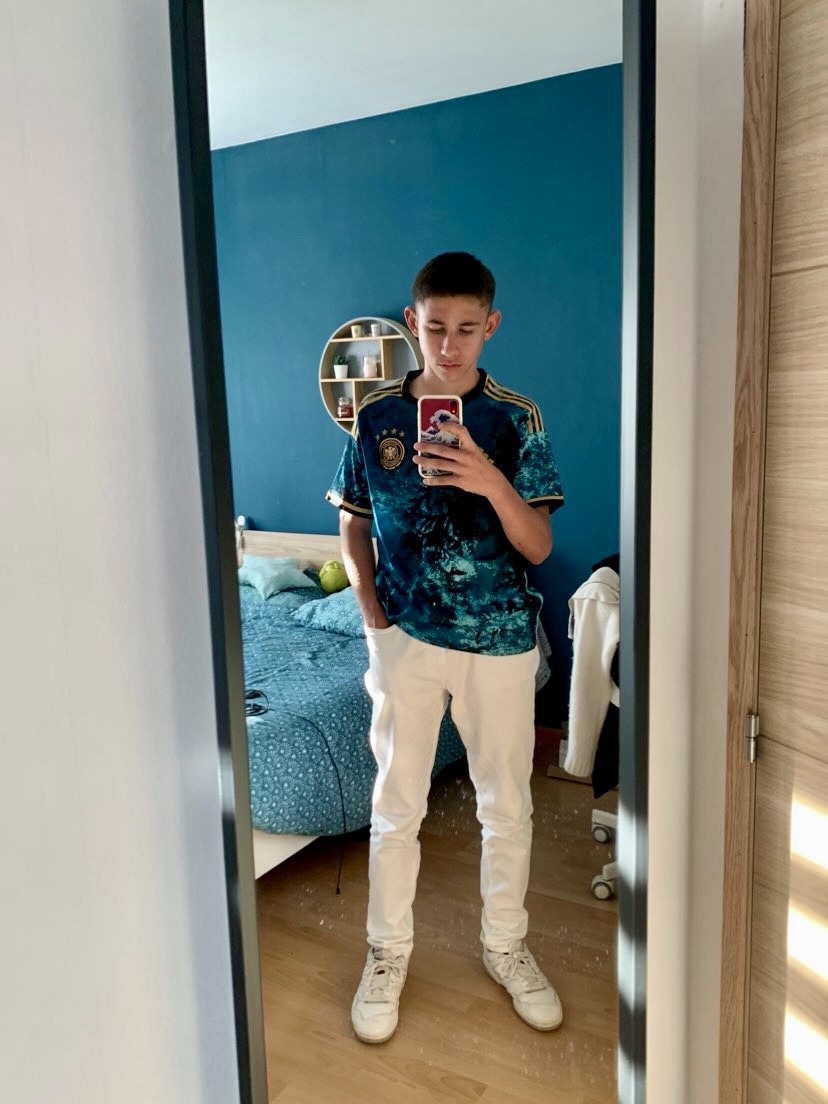 Profil de Pierre-hadrien, 18 ans, Boite gay à Champoz