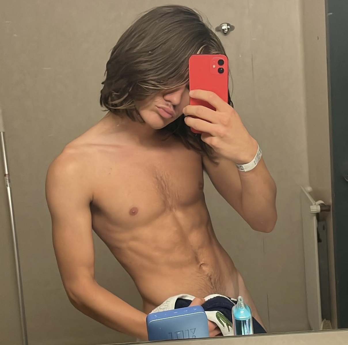 Profil de Arthur, 22 ans, Boite gay à Buchillon