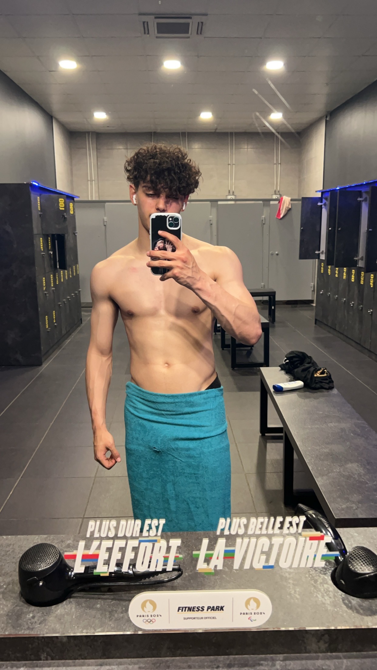 Profil de Dembo, 22 ans, Boite gay à Fenin