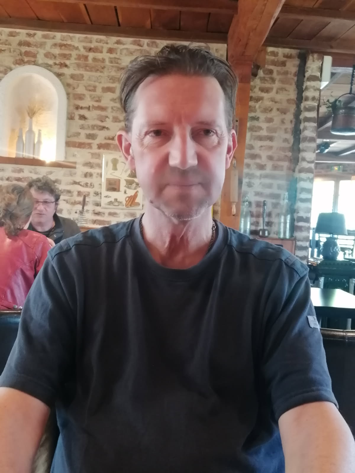 Profil de Edie, 54 ans, Boite gay à Dalpe