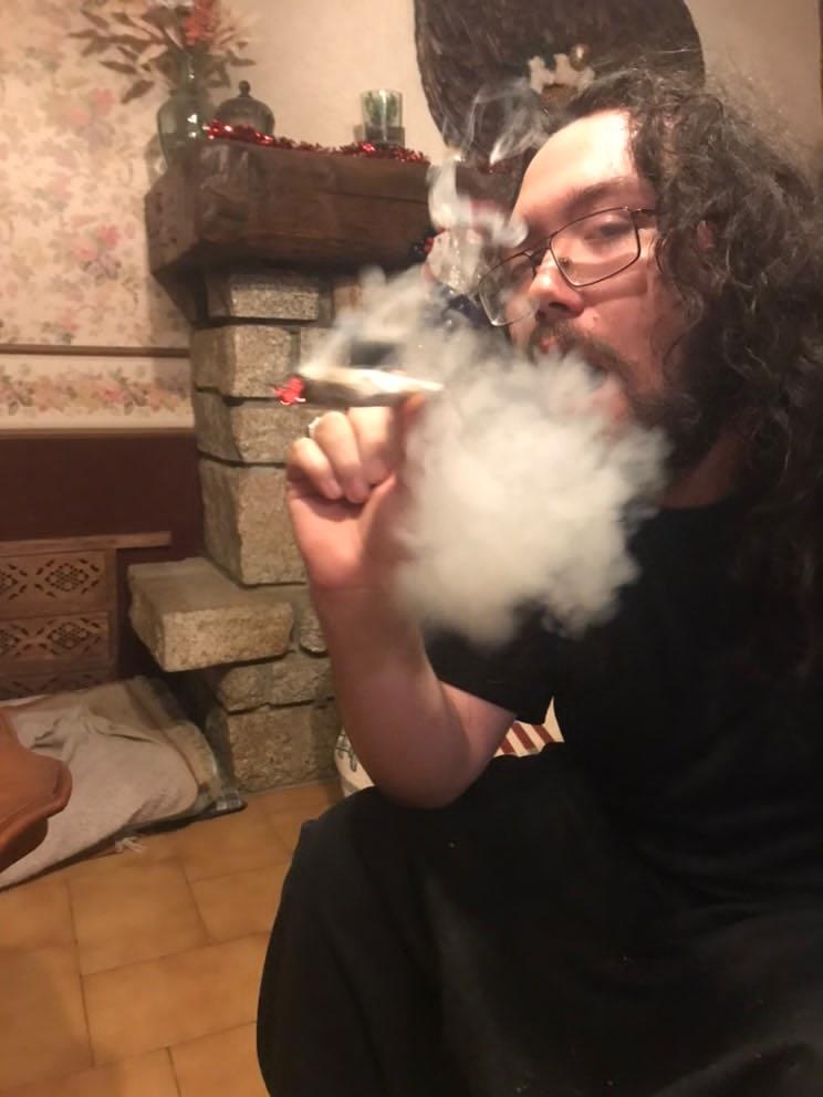 Profil de Nazir, 19 ans, Boite gay à Grabs
