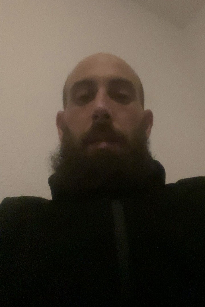Profil de Vahe, 40 ans, Boite gay à Orbe