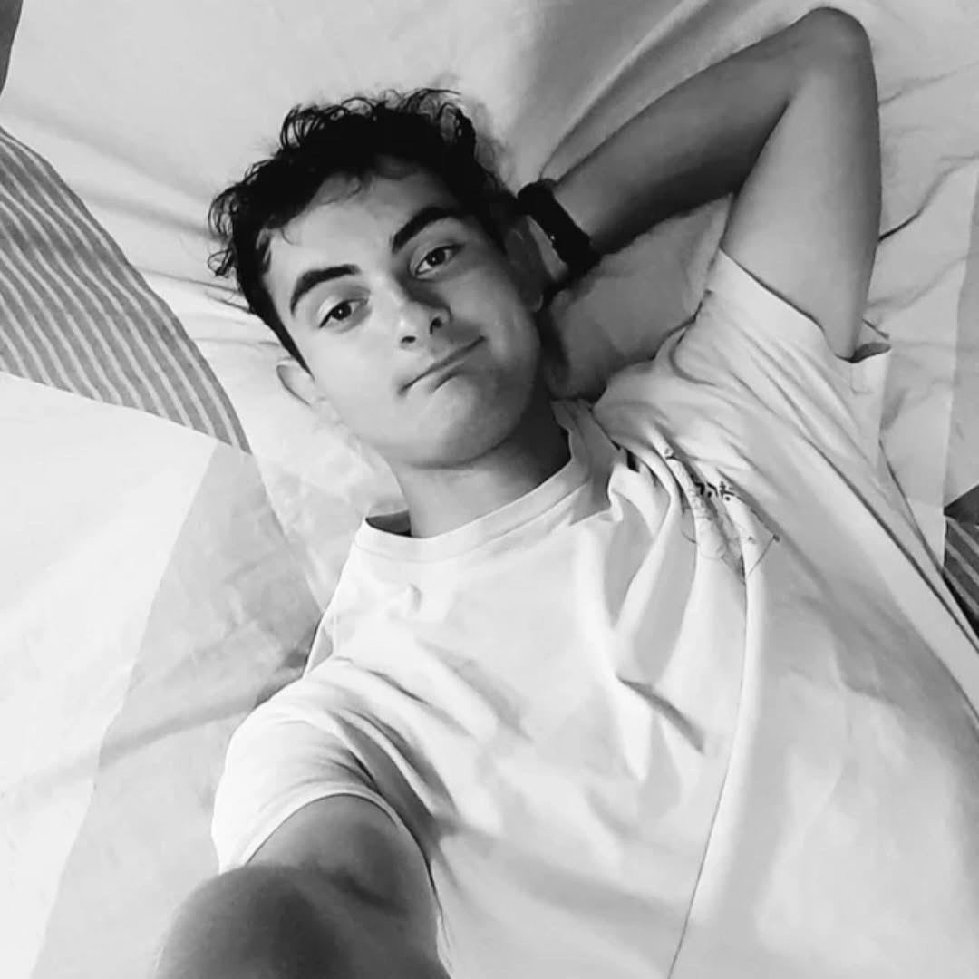 Profil de Noeh, 19 ans, Boite gay à Ferden
