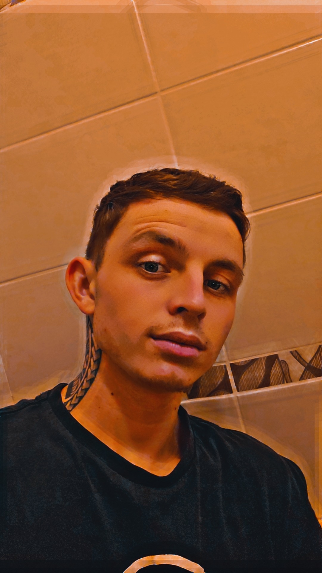 Profil de Ubald, 22 ans, Boite gay à Münchenwiler