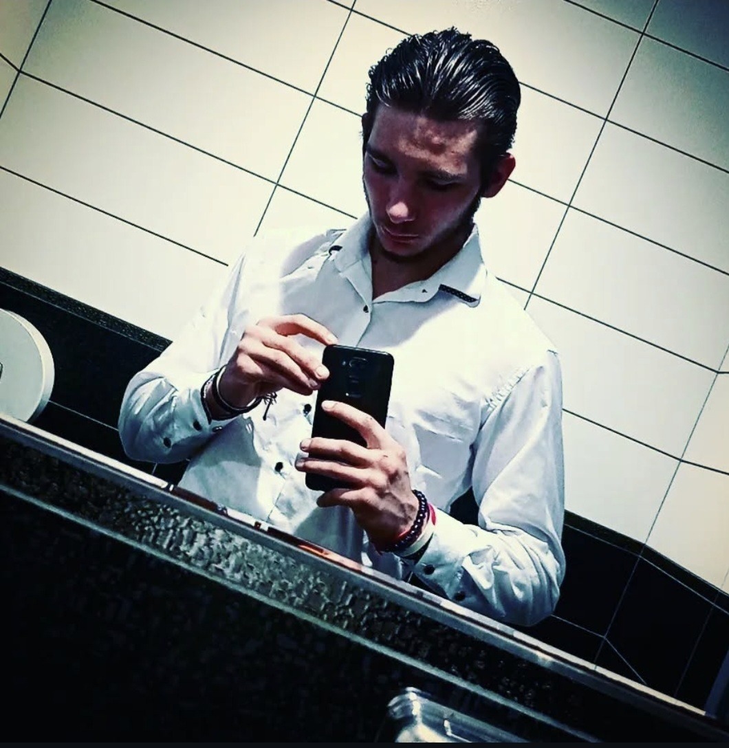 Profil de Vladimir, 22 ans, Boite gay à Samstagern