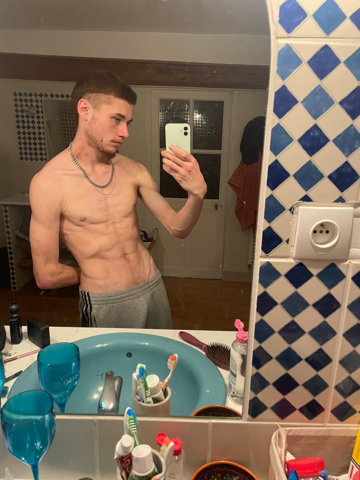 Profil de Karamo, 24 ans, Boite gay à Crissier