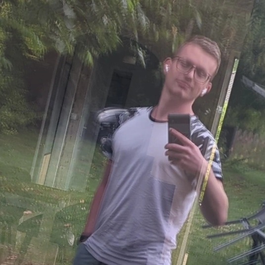 Profil de Otman, 24 ans, Boite gay à Buchillon