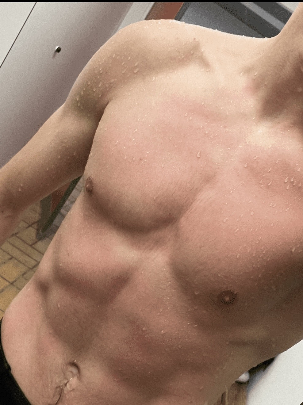 Profil de Estebann, 24 ans, Boite gay à Aclens