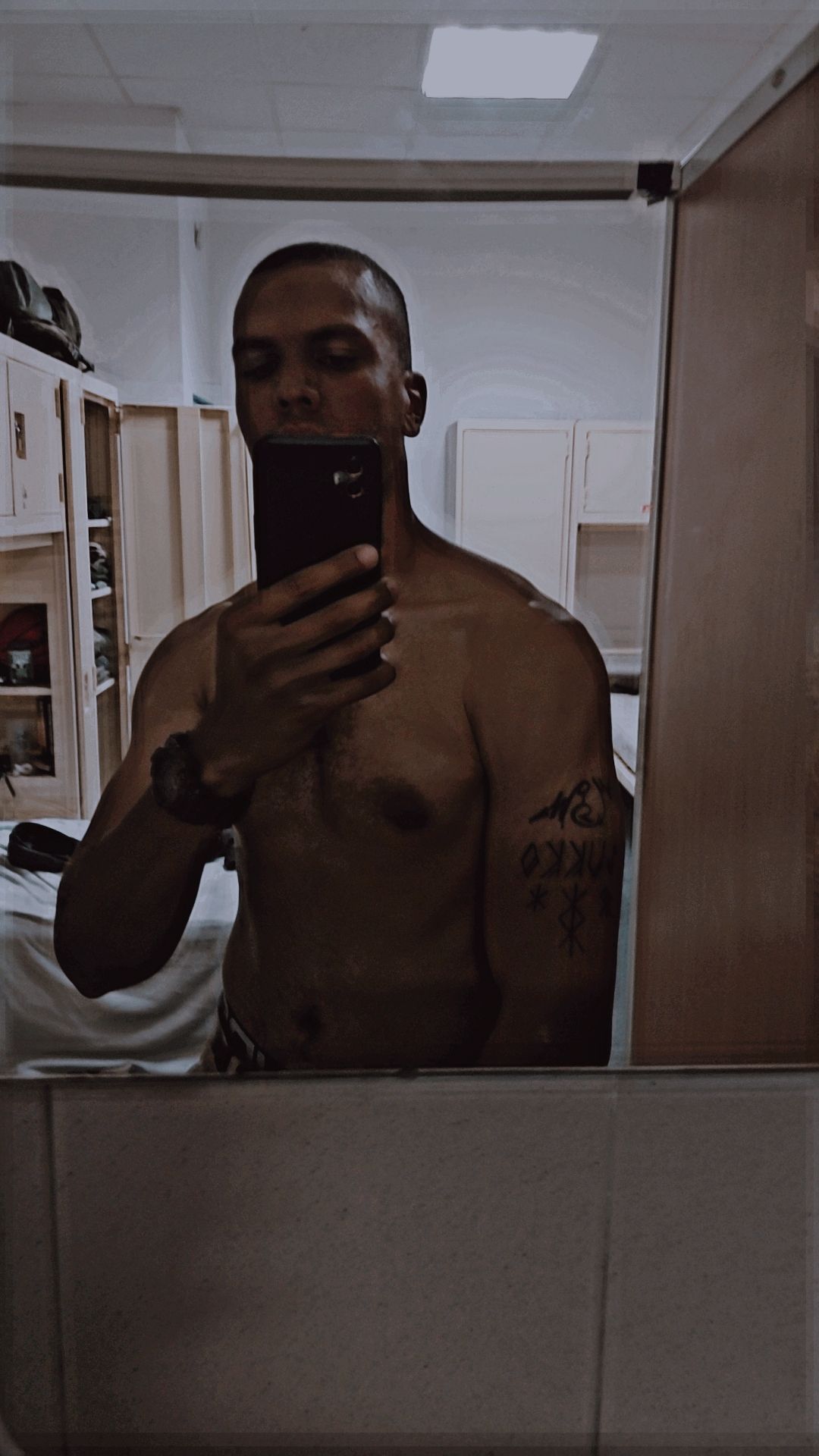 Profil de Cesaire, 22 ans, Boite gay à Buchillon