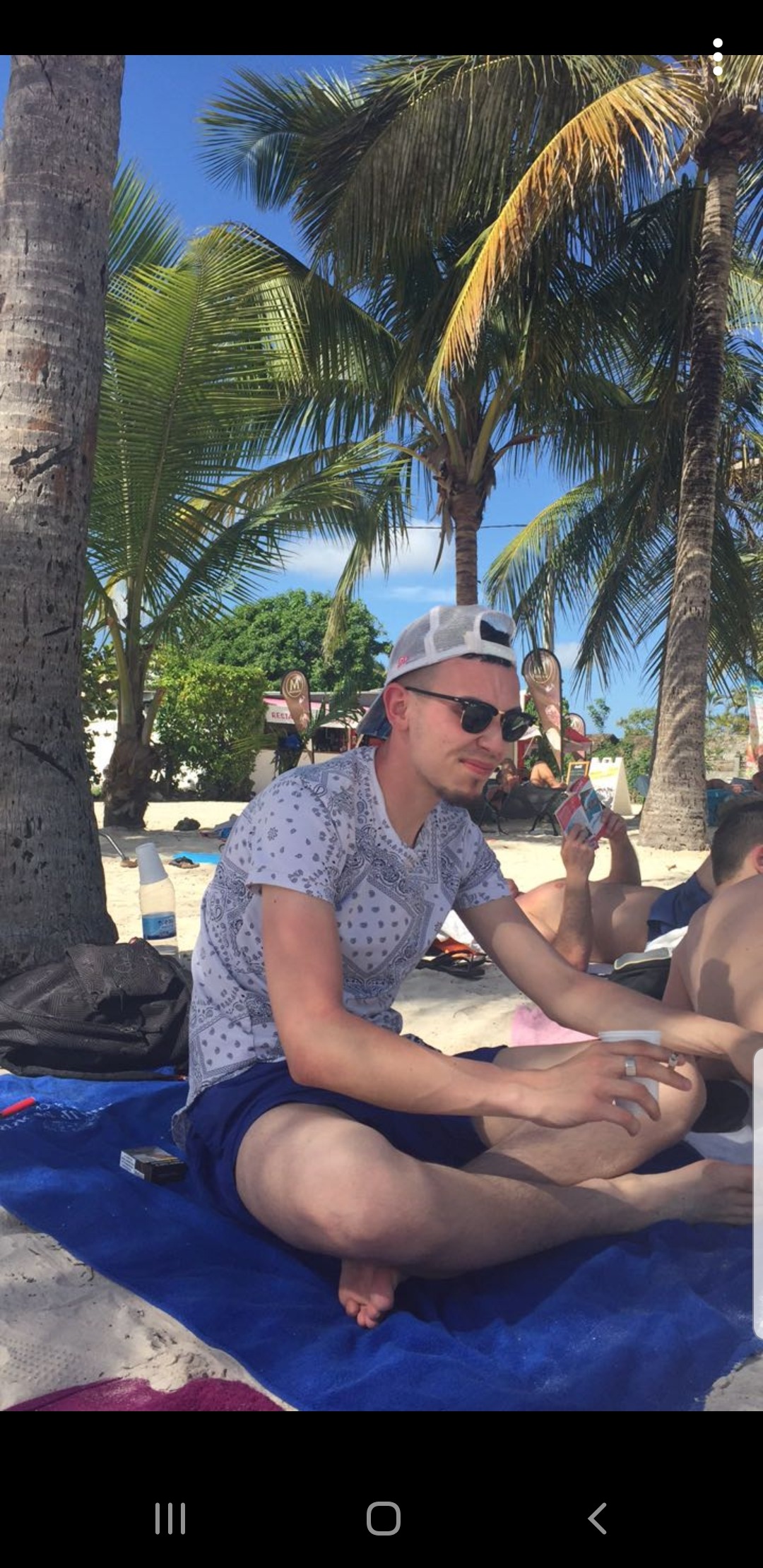 Profil de Gilian, 32 ans, Boite gay à Bercher