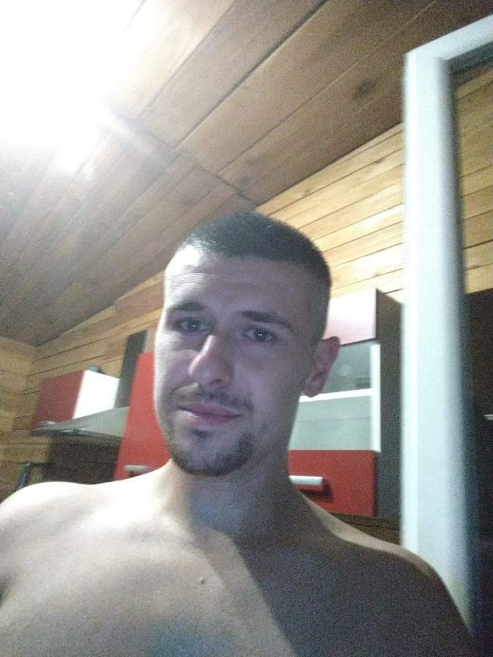 Profil de Soufiane, 33 ans, Boite gay à Coffrane