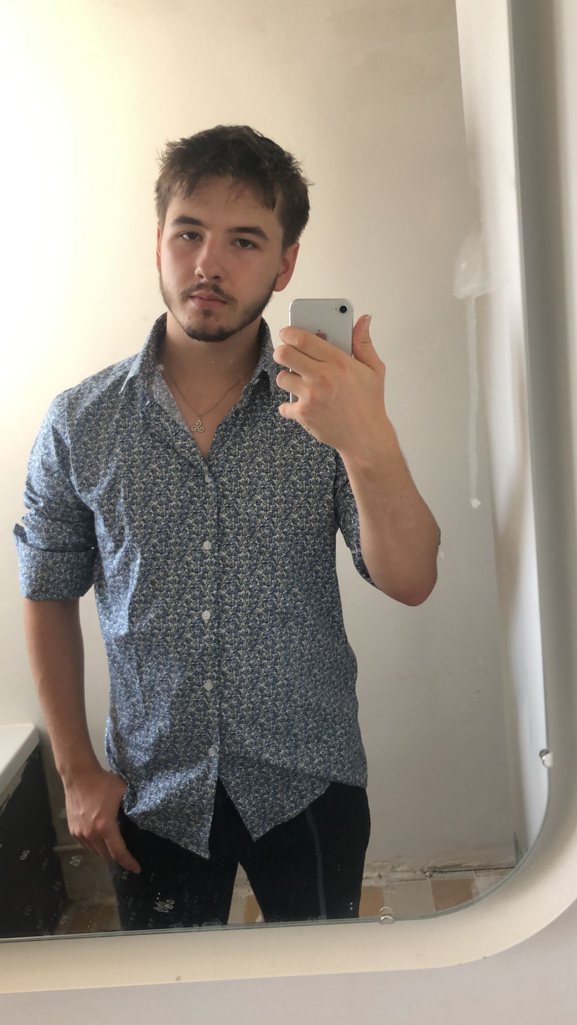 Profil de Ishem, 19 ans, Boite gay à Bercher