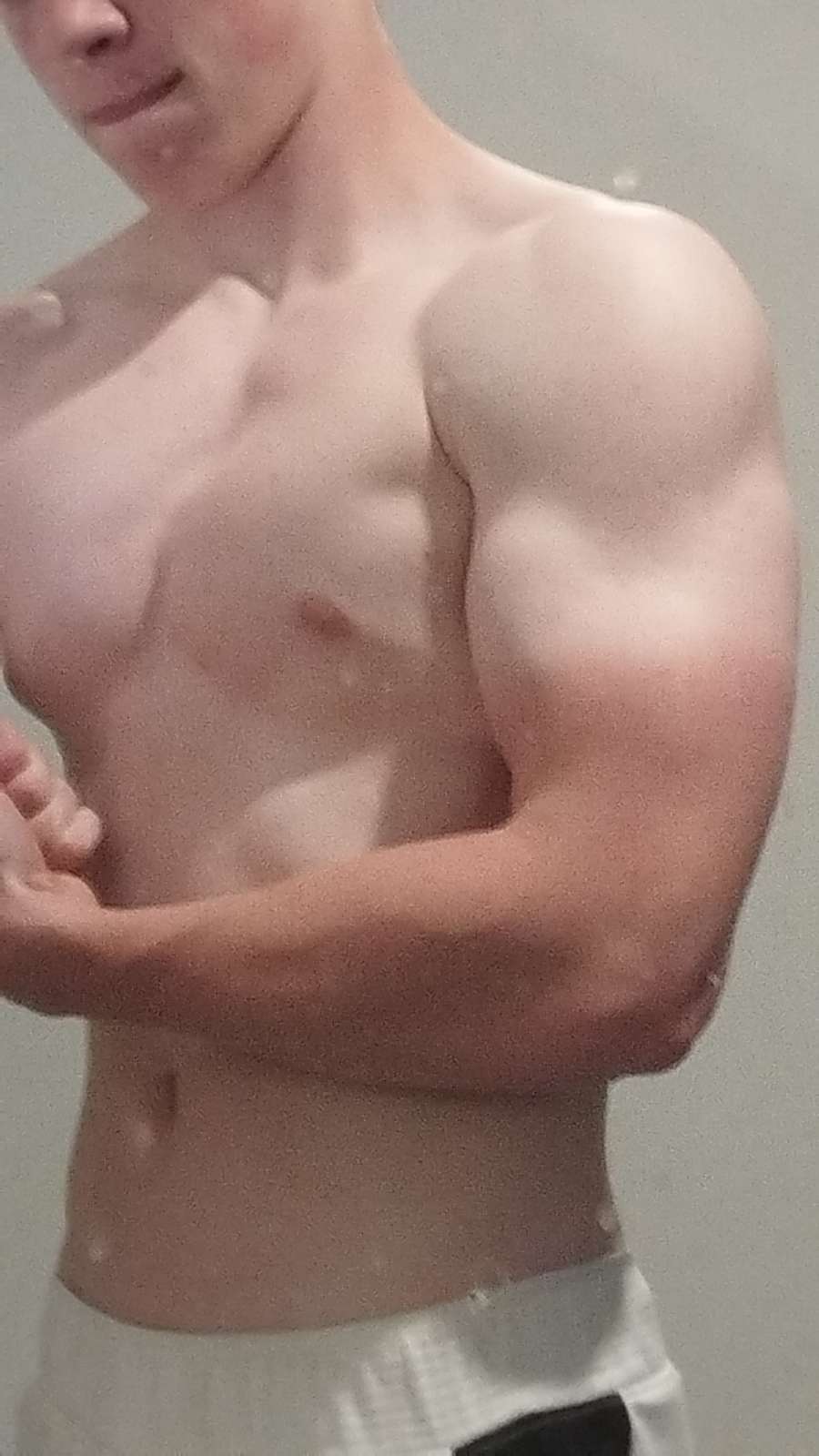 Profil de Themys, 18 ans, Boite gay à Bursinel