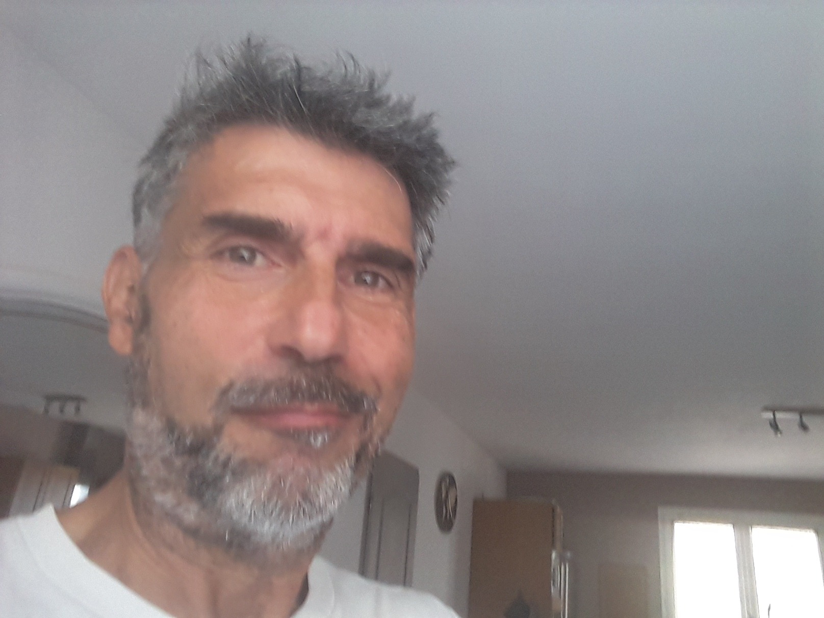 Profil de Icham, 55 ans, Boite gay à Triengen